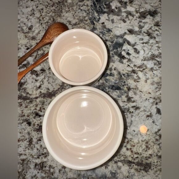 Rae Dunn Salsa/guacamole set with serving spoons - Picture 5 of 5